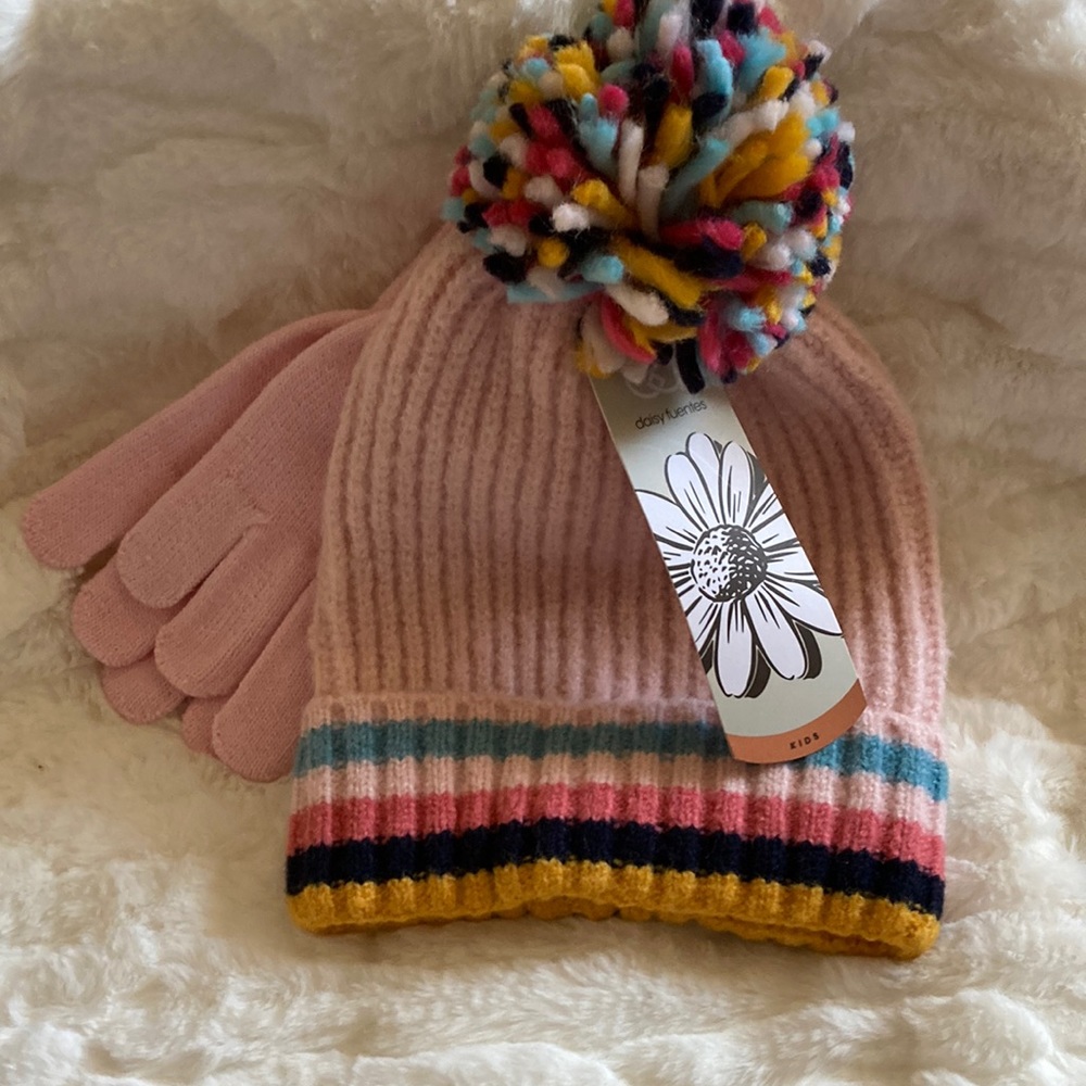 Hat and gloves
